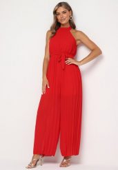 Czerwony Taliowany Kombinezon z Dekoltem Typu Halter z Gumką w Pasie i Materiałowym Paskiem Xolefia. Czerwone sukienki damskie Born2be, na co dzień, bez wzorów, z jeansu, eleganckie, bez kołnierzyka, bez ramiączek, proste. Za 99.99 zł.