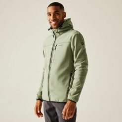 Kurtka męska softshell przeciwdeszczowy Ossek. Zielone kurtki sportowe męskie Regatta, m, bez wzorów, z materiału, trekkingowe. W wyprzedaży za 249.99 zł.