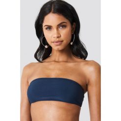 NA-KD Swimwear Góra bikini bandeau z teksturą - Navy. Niebieskie bikini damskie NA-KD Swimwear. Za 72.95 zł.
