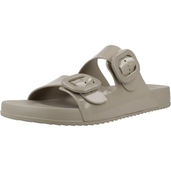 Sandały IGOR S10334 Jasnobrązowy. Brązowe sandały damskie Igor, bez wzorów, z gumy, bez obcasa, bez zapięcia. Za 179.99 zł.