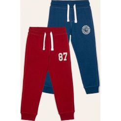 Blukids - Spodnie dziecięce 98-134 cm (2 pack). Czerwone spodnie materiałowe dla chłopców Blukids, bez wzorów, z bawełny. Za 69.90 zł.