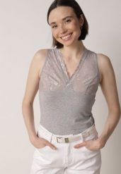 Ciemnoszary Bawełniany Top Bieliźniany z Siateczkową Górą z Koronką Bervisa. Szare bluzki damskie Born2be, m, z aplikacjami, z bawełny, eleganckie, bez kołnierzyka, bez ramiączek. Za 39.99 zł.