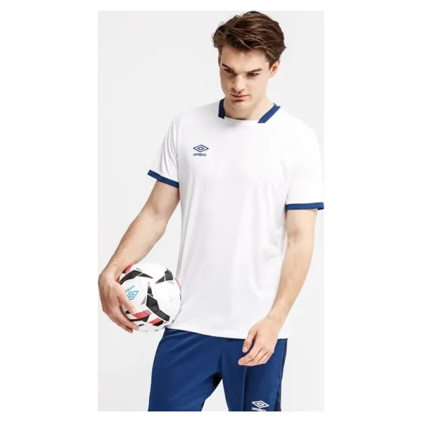 Umbro Koszulka Ss Capital Jersey , biały, rozmiar M. Białe koszulki sportowe męskie Umbro, m, bez wzorów, z jersey, bez kołnierzyka, bez ramiączek, climacool (adidas). W wyprzedaży za 59.99 zł.