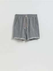 Szorty regular fit - granatowy. Niebieskie szorty męskie Reserved, l, bez wzorów, z bawełny. Za 89.99 zł.