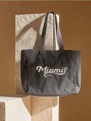 Torebka shopper z napisem Miami - szary. Szare torebki shopper damskie Sinsay, bez wzorów, bez dodatków. Za 29.99 zł.