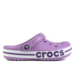 Sandały damskie na basen Crocs BAYABAND CLOG. Białe klapki damskie Crocs, bez wzorów, bez obcasa, bez zapięcia. W wyprzedaży za 219.00 zł.
