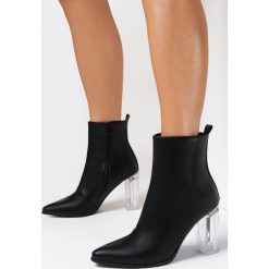 Czarne Botki Nyala. Czarne botki damskie Born2be, z materiału, eleganckie, ze szpiczastym noskiem, za kostkę, bez obcasa, na obcasie, bez zapięcia. Za 79.99 zł.