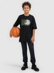 4F T-shirt loose z nadrukiem chłopięcy - czarny 134/140 (8-10 lat). Czarne t-shirty dla chłopców 4f, bez wzorów, z bawełny, bez ramiączek. Za 59.99 zł.