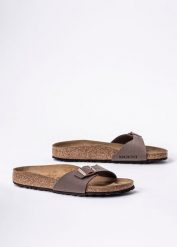 Klapki damskie brązowe Birkenstock Madrid BFBC. Brązowe klapki damskie Birkenstock, bez wzorów, młodzieżowe, bez obcasa. Za 279.99 zł.