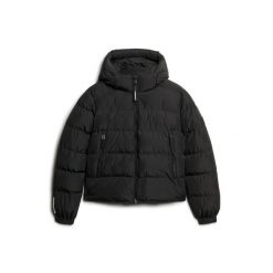 Damska kurtka puchowa Superdry Hooded Sports. Czarne kurtki damskie Superdry., s, bez wzorów, z puchu, bez kaptura. W wyprzedaży za 472.30 zł.