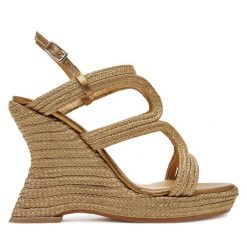 Espadryle Castañer. Żółte sandały damskie Castañer, bez wzorów, bez obcasa, bez zapięcia. Za 769.99 zł.