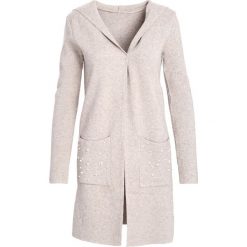 Khaki Kardigan Say You Love. Brązowe kardigany damskie Born2be. Za 79.99 zł.