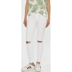 Tally Weijl - Jeansy Zoe. Białe jeansy damskie TALLY WEIJL. W wyprzedaży za 99.90 zł.