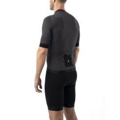Koszulka Etxeondo Ondar. Czarne koszulki sportowe męskie ETXEONDO, bez wzorów, bez kołnierzyka, bez ramiączek, rowerowe. Za 634.00 zł.