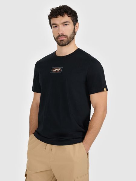 4F T-shirt regular z nadrukiem męski - czarny M. Czarne t-shirty męskie 4f, m, bez wzorów, z bawełny, bez kołnierzyka. W wyprzedaży za 49.99 zł.