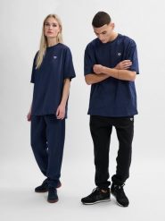 Koszulka Hummel Loose Bee. Niebieskie koszulki sportowe damskie Hummel, s, z aplikacjami, z bawełny, bez kołnierzyka. Za 132.65 zł.