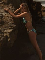 4F Dół od bikini damski - multikolor L. Bikini damskie 4f, na lato, l, bez wzorów, z dzianiny, sportowe, do pływania. Za 49.99 zł.