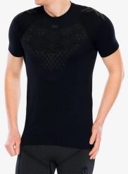 Koszulka szybkoschnąca X-Bionic Twyce Run Shirt S/S. Czarne koszulki sportowe męskie X Bionic, l, bez wzorów, z materiału, bez kołnierzyka, bez ramiączek, do biegania. Za 604.85 zł.
