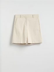 Szorty z kantem - beżowy. Brązowe szorty damskie Reserved, bez wzorów, z bawełny. Za 99.99 zł.