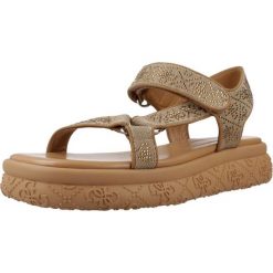 Sandały GUESS FLJLD2 FAL03 Brązowy. Brązowe obuwie sportowe damskie Guess, z aplikacjami, z syntetyku, trekkingowe. Za 540.99 zł.