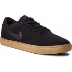 Buty NIKE - Sb Check Solar Cnvs 843896 009 Black/Black/Gum Light Brown. Czarne półbuty na co dzień męskie marki Nike, z materiału, eleganckie. W wyprzedaży za 189.00 zł.