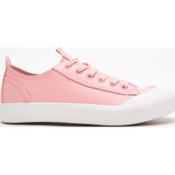 Trampki z eko skóry - Pomarańczowy. Trampki i tenisówki damskie marki Cropp. Za 79.99 zł.