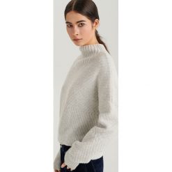 Sweter ze stójką ReDesign - Jasny szar. Szare swetry damskie Reserved, ze stójką. Za 199.99 zł.