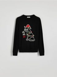 Sweter ze świątecznym wzorem - czarny. Czarne swetry przez głowę męskie Reserved, l, bez wzorów, z bawełny, bez kołnierzyka. W wyprzedaży za 39.99 zł.