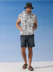 Klapki z dwoma paskami z naturalnej skóry i klamrami - szary. Szare klapki męskie Sinsay, ze skóry. Za 39.99 zł.