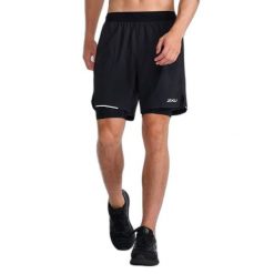 7-calowe spodenki 2 w 1 2XU Aero. Czarne krótkie spodenki sportowe męskie 2XU, s, bez wzorów, z materiału, do biegania. Za 510.50 zł.
