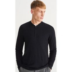 Sweter ze stójką - Czarny. Swetry damskie marki Reserved. Za 59.99 zł.