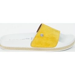 Tamaris - Klapki. Szare klapki damskie Tamaris, z gumy. W wyprzedaży za 139.90 zł.