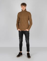 Xagon Man Sweter "Turtleneck" | A21081J10301 | Mężczyzna | Piaskowy. Swetry przez głowę męskie Xagon, m, bez wzorów, z tkaniny, bez kołnierzyka. W wyprzedaży za 359.00 zł.