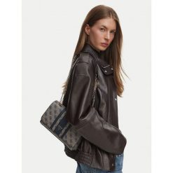 Torebka Guess. Niebieskie torebki do ręki damskie Guess, z aplikacjami, klasyczne, bez dodatków. Za 584.99 zł.
