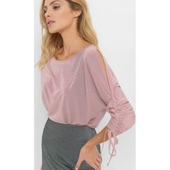 Koszulka oversize z dżetami. Czerwone bluzki damskie Orsay, z dzianiny, z dekoltem w łódkę. Za 69.99 zł.