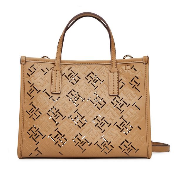 Torebka Tommy Hilfiger. Brązowe torebki do ręki damskie Tommy Hilfiger, bez wzorów, klasyczne, bez dodatków. Za 349.99 zł.