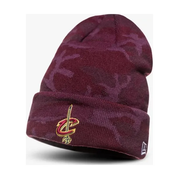 New Era Czapka Zimowa Camo Knit Cleveland Cavs Cleveland Cav , bordowy, rozmiar ONE SIZE. Czerwone czapki i kapelusze męskie New Era, na zimę, bez wzorów, z materiału. W wyprzedaży za 79.99 zł.