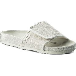 Klapki PEPE JEANS - Oban Moon PLS90325 White 800. Klapki damskie marki Pepe Jeans. W wyprzedaży za 149.00 zł.