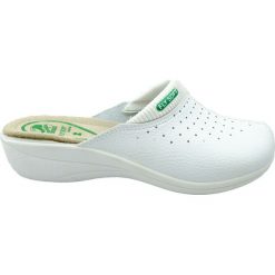 Saboty damskie FLY SOFT, Kolor biały. Białe klapki damskie Fly Soft, bez wzorów, bez obcasa, bez zapięcia. Za 59.99 zł.