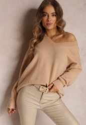 Jasnobeżowy Sweter z Wiskozy Oversize Conime. Brązowe swetry damskie Renee, uniwersalny, z aplikacjami, z jeansu, casualowe, bez kołnierzyka, bez ramiączek, długie, bez kaptura. Za 129.99 zł.