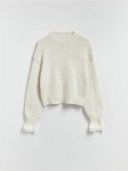Sweter z dodatkiem wełny - kremowy. Białe swetry damskie Reserved, l, bez wzorów, z dzianiny, bez kołnierzyka, bez ramiączek, bez kaptura. Za 119.99 zł.