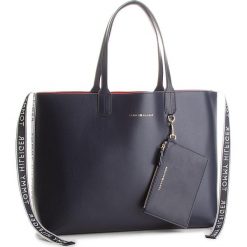 Torebka TOMMY HILFIGER - Iconic Tommy Yote Cb AW0AW05503 901. Czerwone torby na ramię damskie Tommy Hilfiger. Za 599.00 zł.