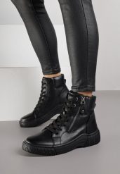 Czarne Sportowe Botki ze Sznurowaną Cholewką i Ozdobnym Suwakiem Ezilare. Czarne botki damskie Born2be, z dzianiny, eleganckie, bez obcasa, na płaskiej podeszwie, bez zapięcia. Za 129.99 zł.