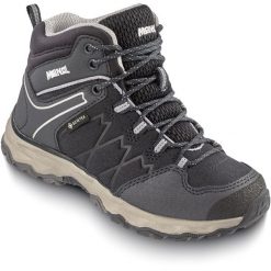 Buty zimowe dziecięce Meindl Boneto Junior Mid Gore-Tex. Czarne buty zimowe chłopięce Meindl, bez wzorów, z gore-texu, bez zapięcia. Za 469.90 zł.