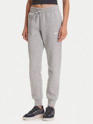 Nike Spodnie dresowe FZ7626 Szary Regular Fit. Szare spodnie dresowe damskie Nike, l, bez wzorów, z bawełny. Za 239.99 zł.