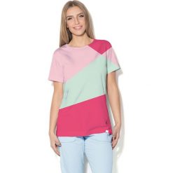 Colour Pleasure Koszulka CP-030 3 malinowo-różowo-miętowa r. XL/XXL. Bluzki damskie Colour Pleasure. Za 70.35 zł.