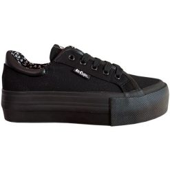 Buty Lee Cooper W LCW-24-31-2180LA czarne. Czarne obuwie sportowe damskie bez wzorów, z gumy. Za 255.37 zł.