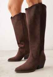 Brązowe Gładkie Kozaki Kowbojki z Imitacji Zamszu na Stożkowym Obcasie Karelia. Brązowe kozaki damskie Born2be, z jeansu, bez obcasa, na obcasie. Za 199.99 zł.