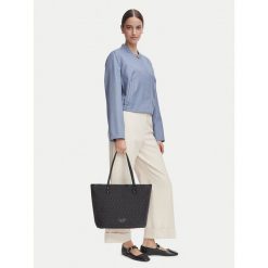 Torebka Liu Jo. Czarne torebki do ręki damskie Liu Jo, bez wzorów, klasyczne, bez dodatków. Za 599.99 zł.