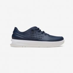 Buty Crocs InMotion Pacer. Białe obuwie sportowe damskie Crocs, bez wzorów, ze skóry, żeglarskie. Za 319.99 zł.